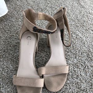 Neutral heels